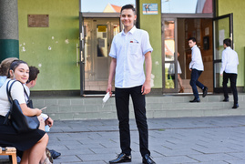 Najpierw dezynfekcja, potem obliczenia. Ósmoklasiści piszą egzamin z matematyki