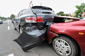Kraksa sześciu aut przy targowisku