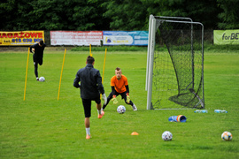 Pomarańczowo-czarny początek sezonu
