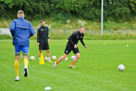 Pomarańczowo-czarny początek sezonu