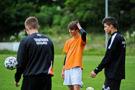 Pomarańczowo-czarny początek sezonu