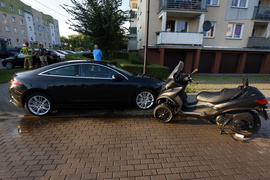 39-latek nie zapanował nad trójkołowcem i uderzył w auto