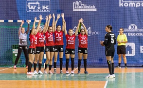 Start przegrał z mistrzyniami Polski