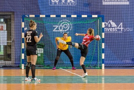 Start przegrał z mistrzyniami Polski