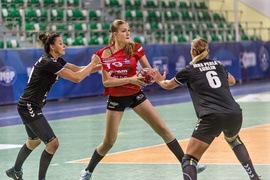 Start przegrał z mistrzyniami Polski