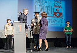 \"Zrobić coś dla siebie\". Inauguracja roku UTWiON