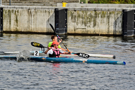 Kajakarskie święto na rzece