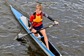 Kajakarskie święto na rzece