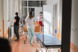 Emocje wokół oddziału położniczego