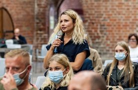 Dyskutowali o (nie)aktywnej młodzieży