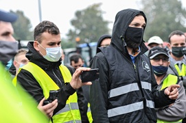 Rolniczy protest w Elblągu. \"Nie\" dla \"piątki Kaczyńskiego\"