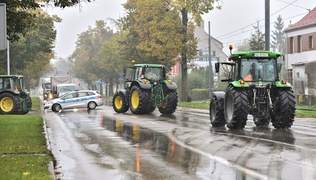 Rolniczy protest w Elblągu. \"Nie\" dla \"piątki Kaczyńskiego\"