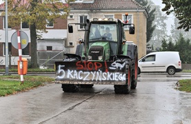 Rolniczy protest w Elblągu. \"Nie\" dla \"piątki Kaczyńskiego\"