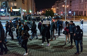 #Piekłokobiet. Policjanci utrudniali protestowanie