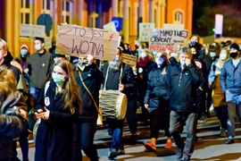 Grupa mężczyzn próbowała zakłócić protesty elblążan