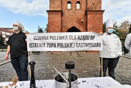 Gastronomia z czarną polewką dla rządu