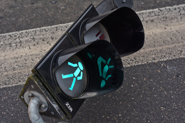 Zderzenie renault z bmw pod szkołą muzyczną (aktualizacja)