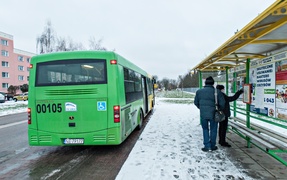 Zielony autobus ulicami miasta mknie...  (nasz raport z funkcjonowania miejskiej komunikacji) 
