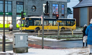 Zielony autobus ulicami miasta mknie...  (nasz raport z funkcjonowania miejskiej komunikacji) 